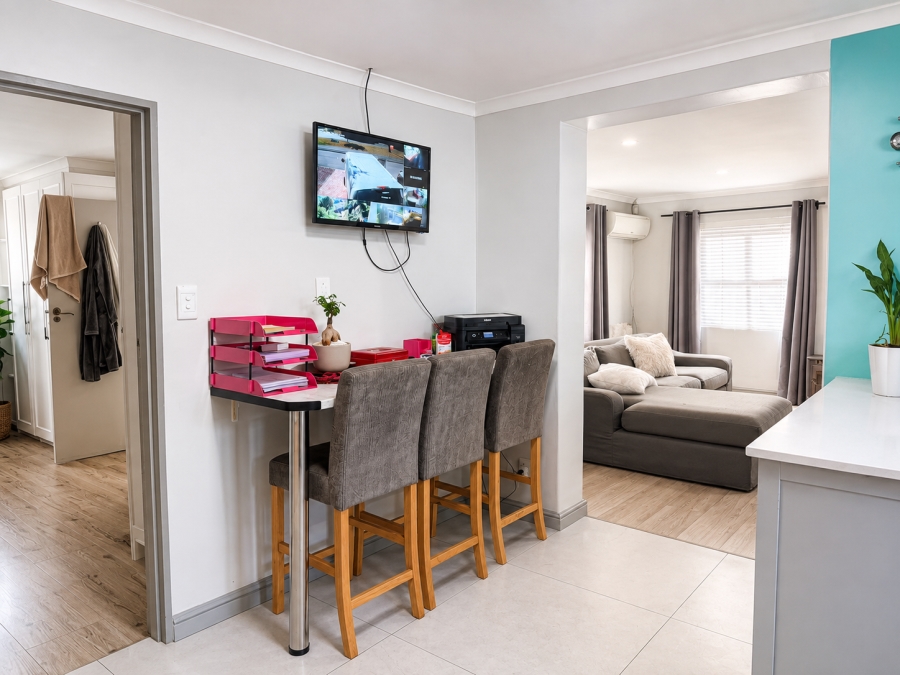To Let 4 Bedroom Property for Rent in Edgemead Western Cape